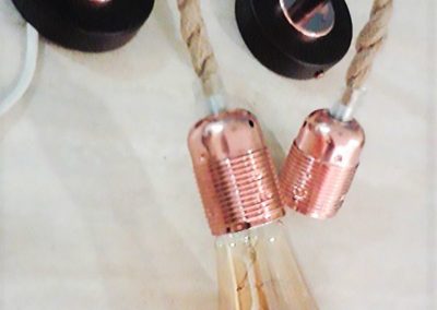 Lámparas de pared en forma de aplique con bombillas Edison creadas por Quiero Luz Talavera tienda de iluminación original y personalizada