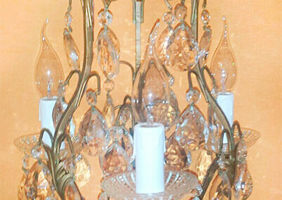 Lámpara metalizada y con cristales restaurada por Quiero Luz