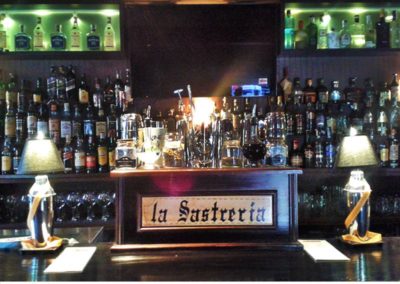 Lámparas con estructura de coctelera realizada para La Sastrería.Talavera